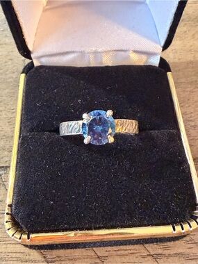 Blue Solitaire Round-Cut Gemstone Ring - Hand Hammered 925